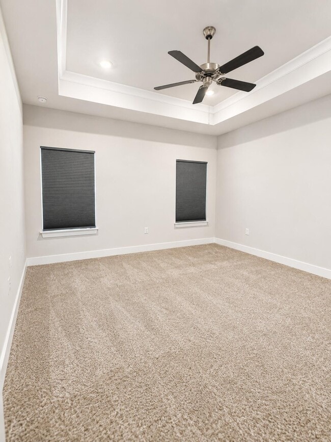 Building Photo - 734 Quintana St