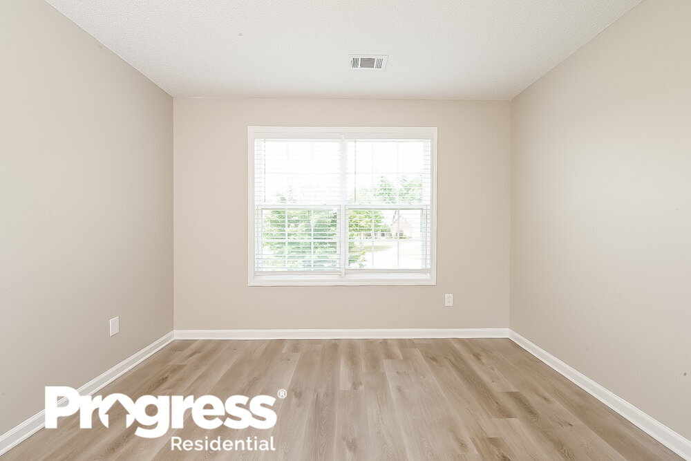 Building Photo - 464 The Gables Dr