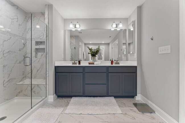 Building Photo - Spacious 5BR House in Beaver