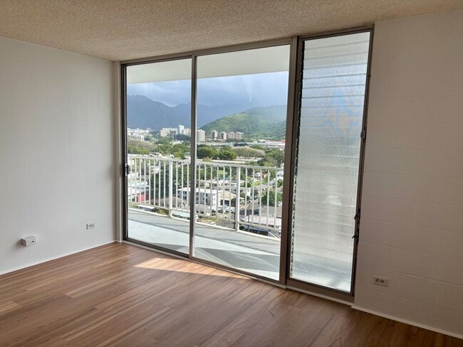 Building Photo - Available Now : 1 bedroom, 1 bath with 1 assigned parking stall in Summer Villa