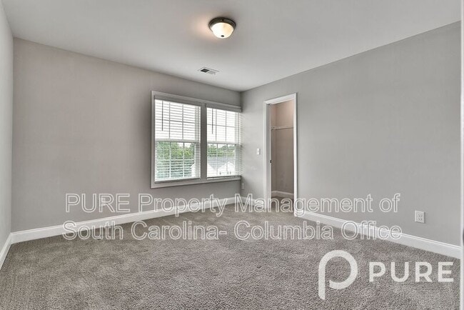 Building Photo - 1074 Acacia Ln