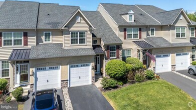 Building Photo - 3216 Brookside Dr