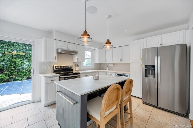 Building Photo - 8 Lovell Rd