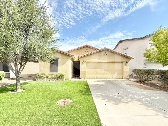 Primary Photo - 1032 E Daniella Dr