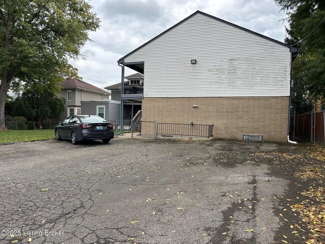 Building Photo - 2207 Alta Ave