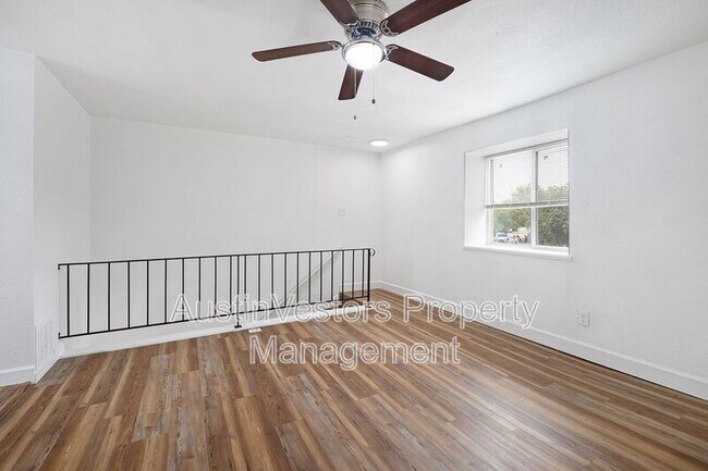 Building Photo - 2217 Mission Hill Dr
