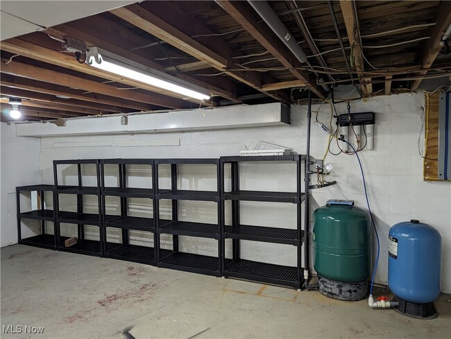 Building Photo - 17802 Rapids Rd