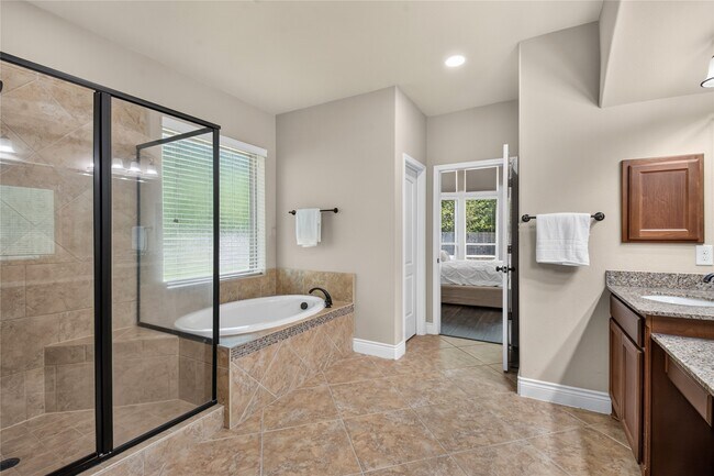 Building Photo - 164 Deerfield Meadow Dr