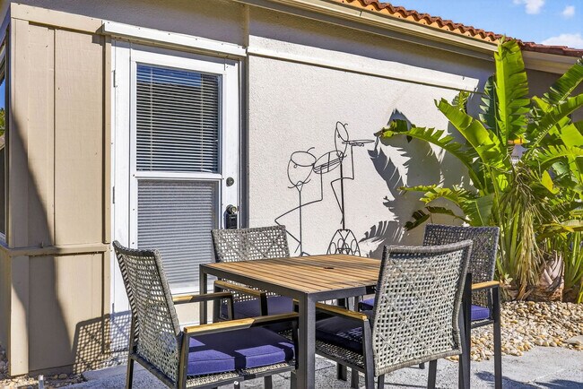 Building Photo - 153 Vista Hermosa Cir