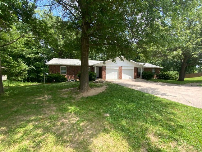 Building Photo - 207-207 Briarcrest Ct