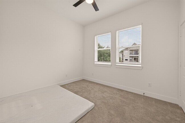 Building Photo - 4328 Avron Dr
