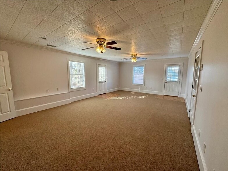 Building Photo - 1136 Fieldstone Dr