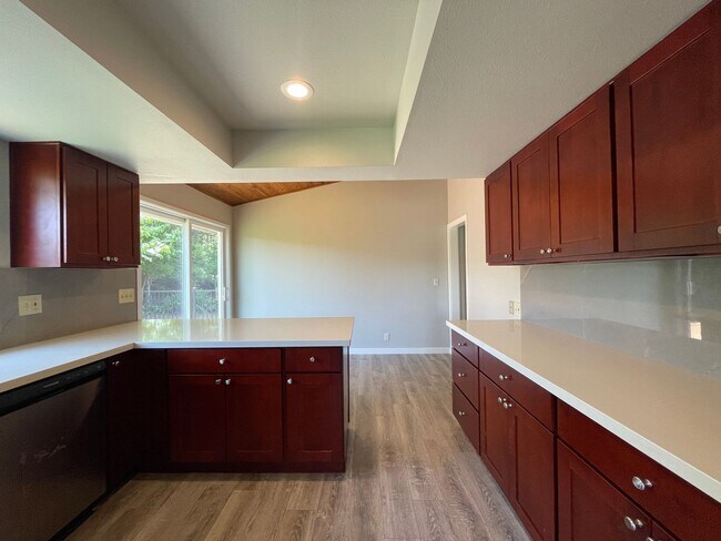 Building Photo - Private Valley Remodeled Home In Damascus 3Bd/2.5Ba with Basement!!! Beautiful Deck with Amazing ...