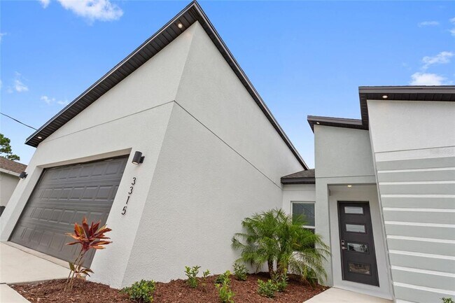 Building Photo - 3327 Trapper Ln