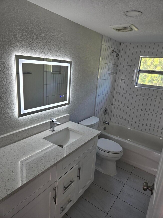 Building Photo - 4225 32nd Ave