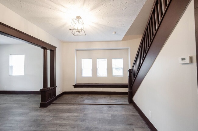 Building Photo - "Spacious 4-Bedroom Gem with 2 Full Baths ...