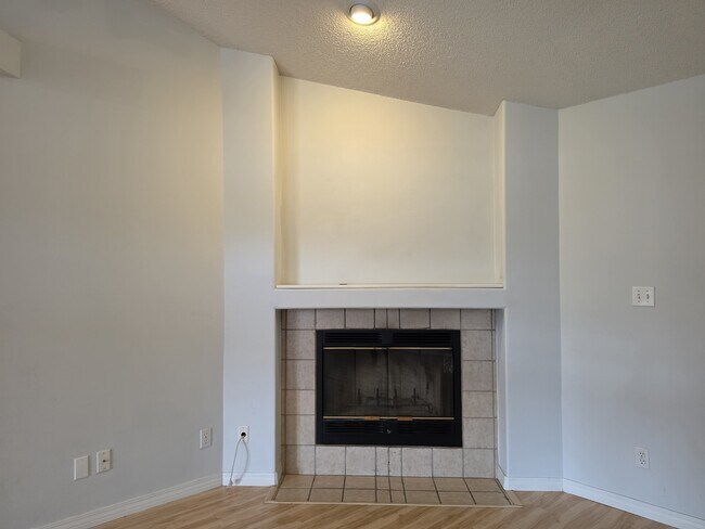Building Photo - 6900 Calle De Caballero