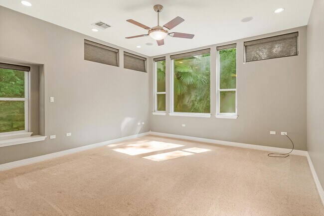 Building Photo - 701 Azie Morton Rd