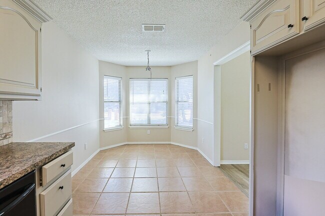 Building Photo - Welcome home to this beautifully updated 3-bedroom, 2-bath home nestled on a quiet cul-de-sac in ...