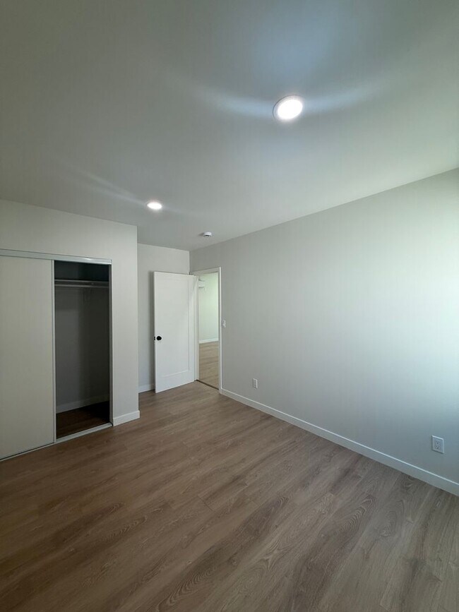 Building Photo - 244 1/2 E 97th St