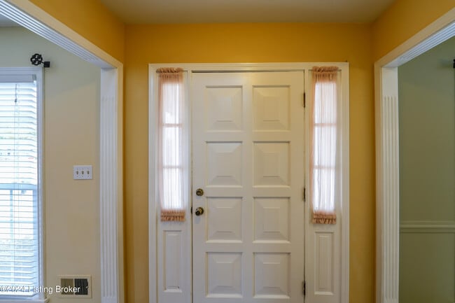 Building Photo - 9903 Welshpool Ct