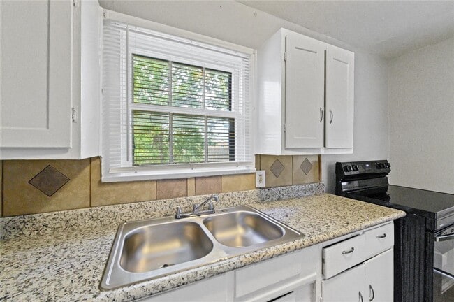 Building Photo - 4125 Dockrell St