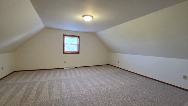 Building Photo - Charming 3-Bedroom  Refurbished Duplex  on 911  Suprise Ending Rd  New London