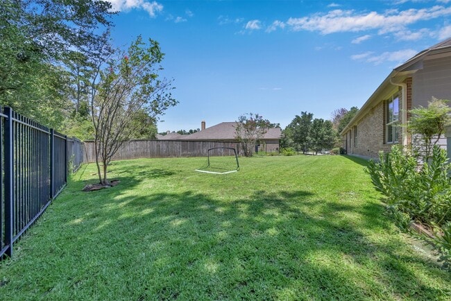 Building Photo - 10 Windsinger Court