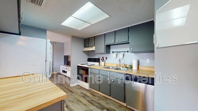 Building Photo - 5026 Water Oak Dr