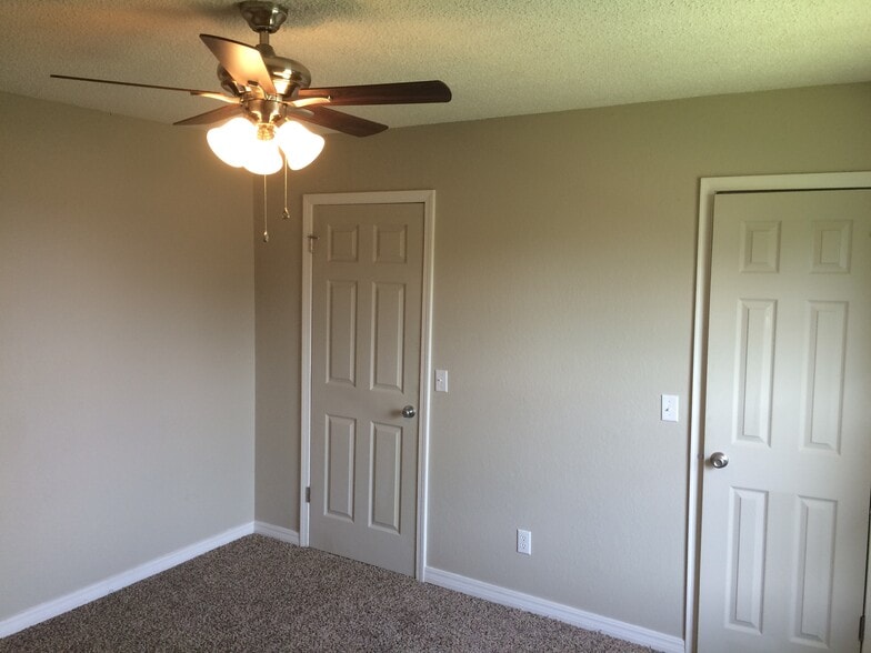 Ceiling Fans in LR and BR - 821 Hardy Springs Cir