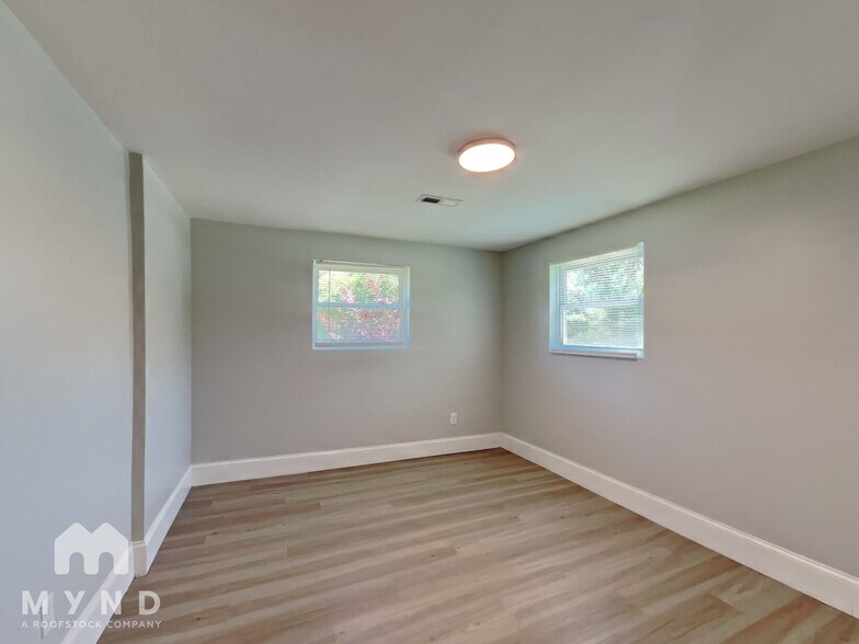 Building Photo - 9800 Fanny Brown Rd