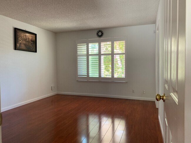 Building Photo - 3932 Harlequin Terrace