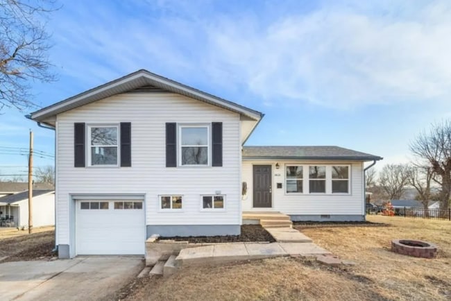 Primary Photo - 4621 Mersington Ave