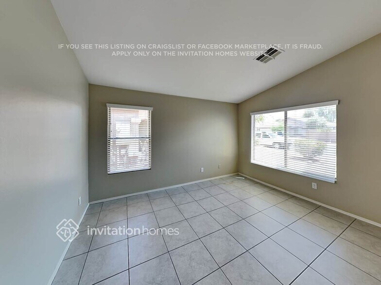 Building Photo - 14632 N 148th Ave