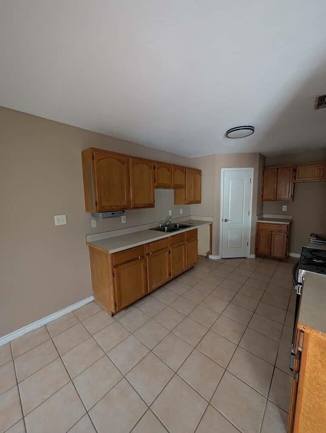 Building Photo - 316 Cinnamon Teal Loop