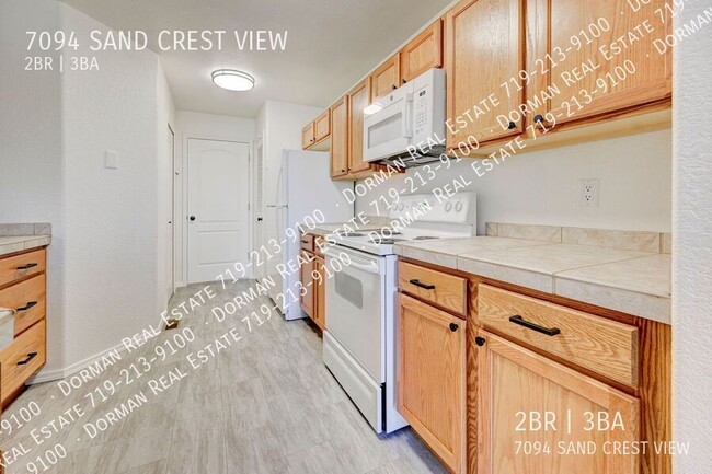 Building Photo - $500 OFF the first month of rent! Townhome...