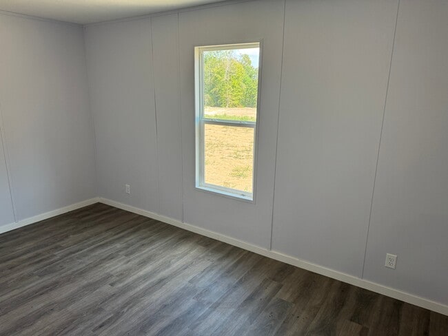 Building Photo - 526 Elkins Rd