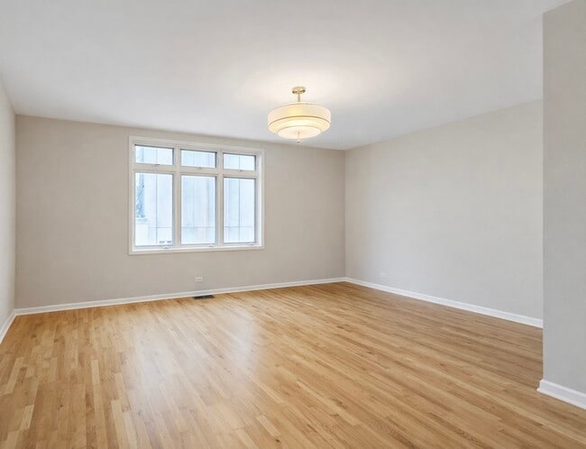 Building Photo - 1351 W Altgeld St