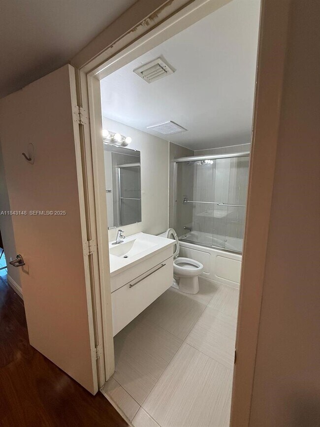 Building Photo - 5715 SW 72nd St