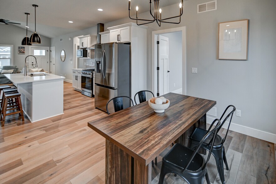 Building Photo - 4795 Lacy Rd