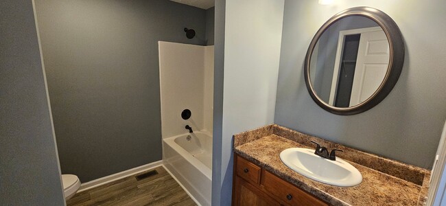 Building Photo - Spacious Home for Rent!