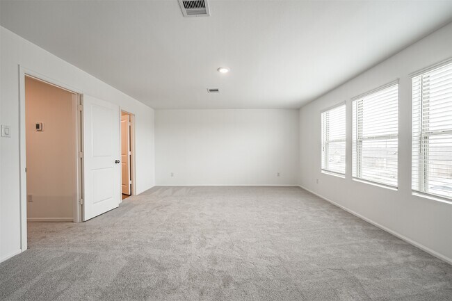 Building Photo - 9123 Estes Lks Dr