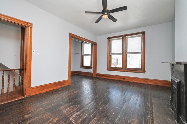 Building Photo - 735 Considine Ave