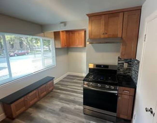 Building Photo - 120 Asbury St