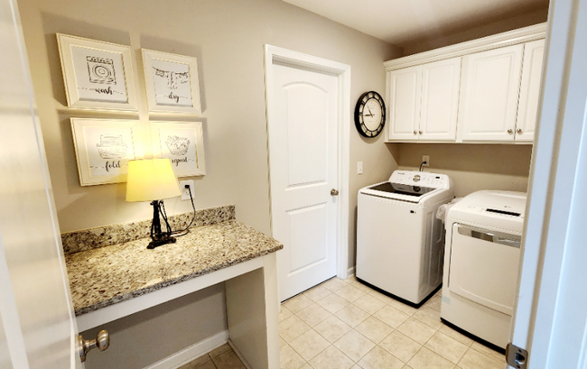 Building Photo - 601 Harbour Pointe Dr