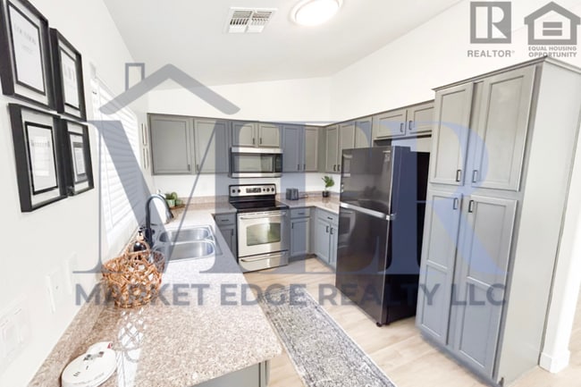 Building Photo - 3Bed/2Bath Furnished Home at 19th Ave & So...