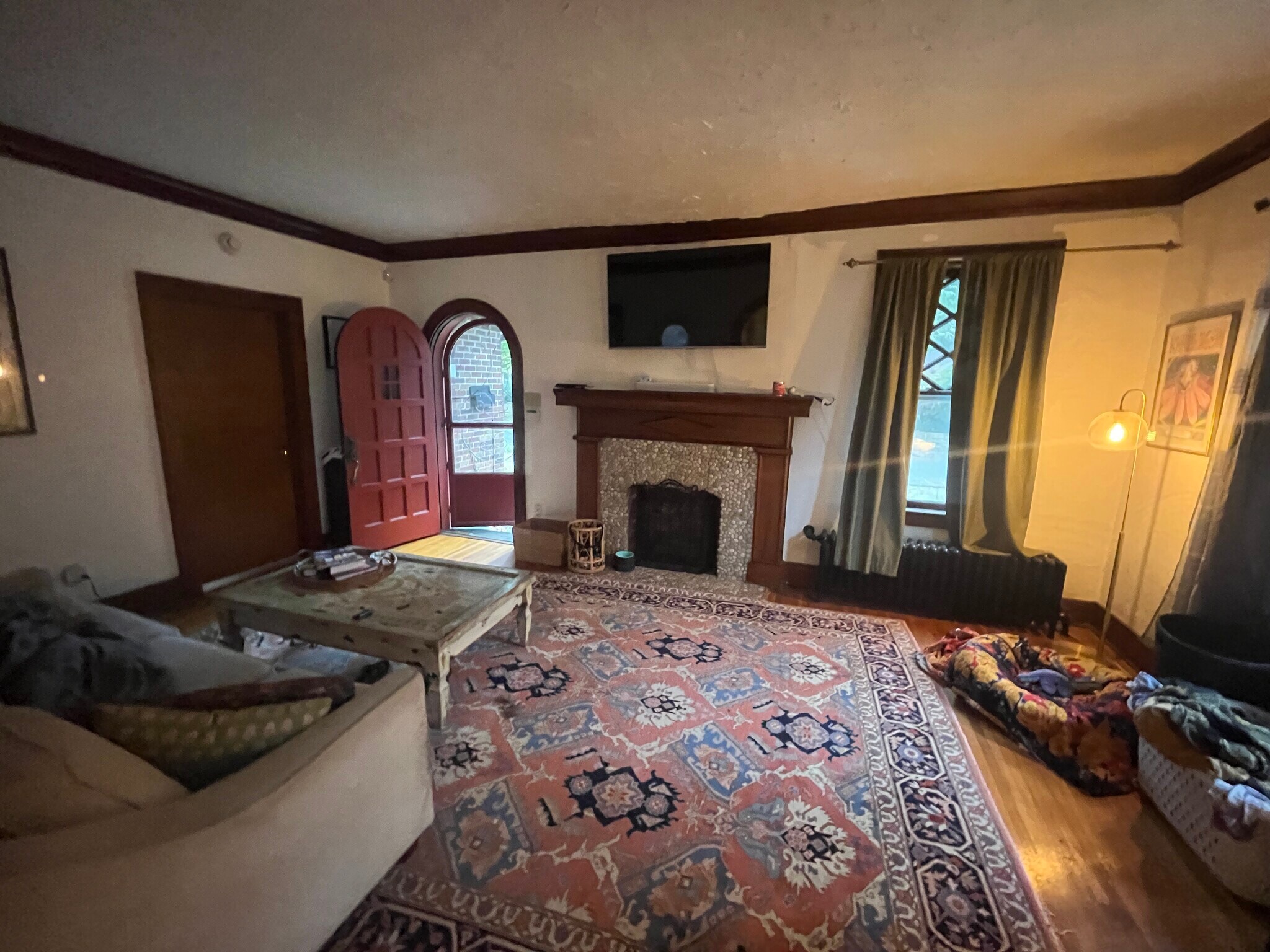 Living room - 872 N Barksdale St