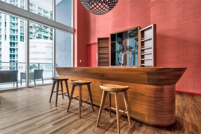 Building Photo - 1300 Brickell Bay Dr