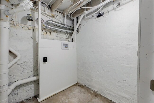 Building Photo - 41 Almy St