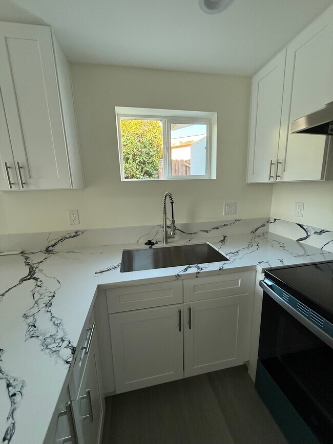 Building Photo - 18633 Community St